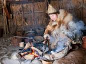 Рис. 2.2.26. Інтер’єр мезолітичного житла – найважливіше вогнище Рис. 2.2.26. Інтер’єр мезолітичного…