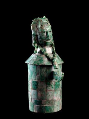 Іл. 267: Оздоблена жадеїтом скриньказ…