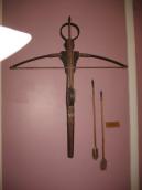 Рис. 2.4.2.1.2. Самостріл чи польською «kusza» – зброя, яка пробивала… Рис. 2.4.2.1.2. Самостріл чи польською…