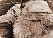 Рис. 2.4.2.1.15. Фрагмент кладки вірменської церкви Різдва (Храми Києва, 2001) Рис. 2.4.2.1.15. Фрагмент кладки…