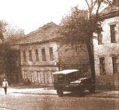 Рис. 2.4.2.5.1.24. Будинок в якому знаходилася юдейська синагога на Чорній Грязі Рис. 2.4.2.5.1.24. Будинок в якому…