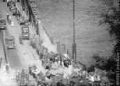 Рис. 2.8.4. Евакуація мостом Є. Бош в серпні 1941 р., за (
… Рис. 2.8.4. Евакуація мостом Є. Бош в…