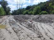 Рис. 6. 7. Знищений лівий берег історичного гирла р. Либідь, 2016 р. (Фото І.… Рис. 6. 7. Знищений лівий берег…