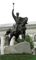 Памятник Петру Сагайдачному на Контрактовой площади в Киеве