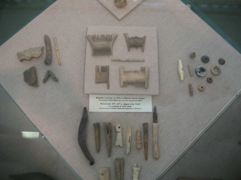 Вироби з кістки, Поділ, давньоруський…