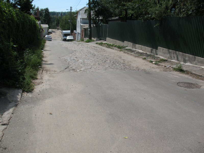 Remains of stone blocks on the Saperna…