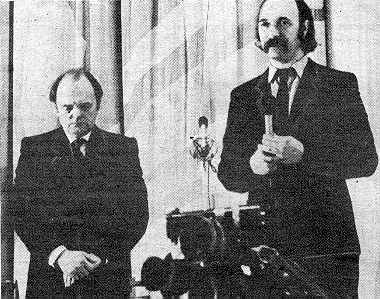 Оператори В.Кріпченко (праворуч) і…